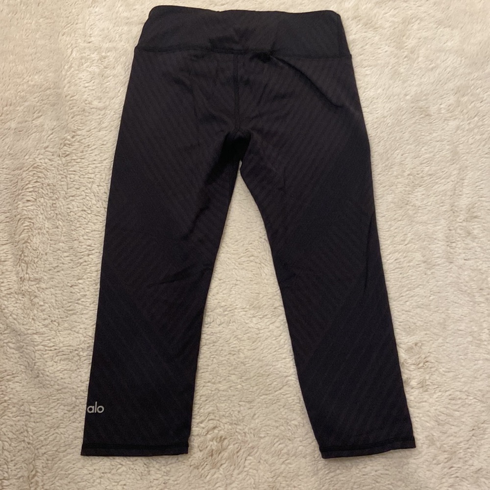 ALO Yoga Black Leggings - Picture 4 of 6